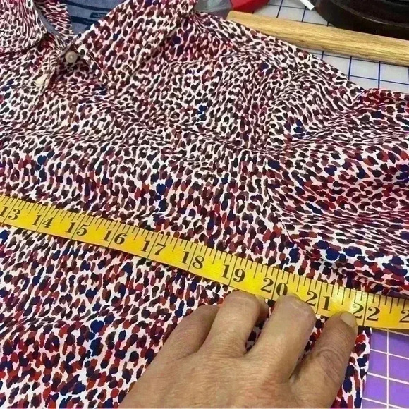 Tommy Hilfiger button down crisp 100%cotton Navy/Red animal print shirt-XL - Picture 7 of 8